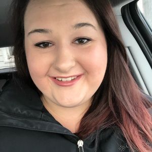 Meet your Posher, Carrie